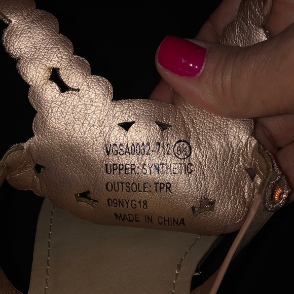 Sandals - Picture 3 of 3